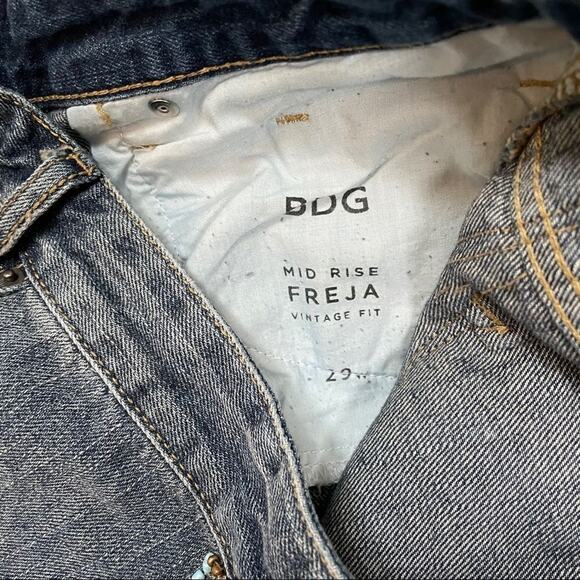 BDG Mid-Rise Embellished Denim Shorts | Sz 29 - Picture 7 of 7